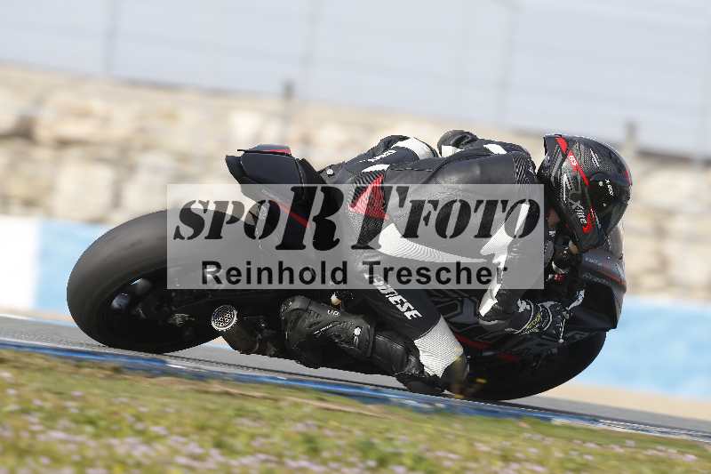 /Archiv-2024/02 29.01.-02.02.2024 Moto Center Thun Jerez/Gruppe rot-red/backside